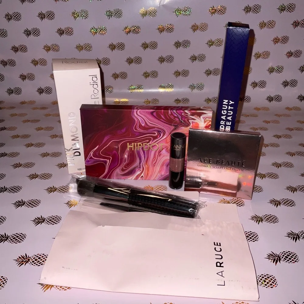 Makeup Bundle A - Picture 2 of 12